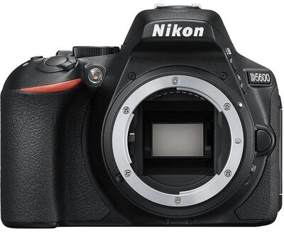 Nikon D5600 Digitális fényképezőgép váz - Fekete