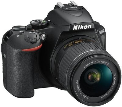Nikon D5600 Digitális fényképezőgép + AF-P 18-55 VR KIT - Fekete