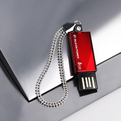 Silicon Power 8GB Touch 810  Piros USB2.0 Pen Drive (backup software, vízhatlan, swarovski kristály)