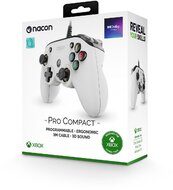 Nacon Pro Compact vezetékes kontroller fehér színben (XBOX)