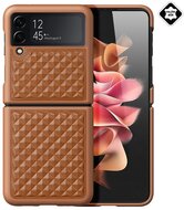 DUX DUCIS VENICE műanyag telefonvédő (valódi bőr hátlap, 3D rombusz minta, prémium) BARNA Samsung Galaxy Z Flip 4 (SM-F721)
